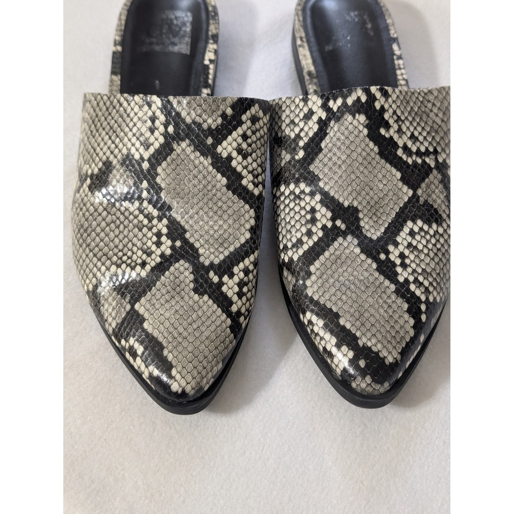 DV by Dolce Vita Womens Gray Snakeskin Print Pointed Toe Slip On Flat Mules - Picture 2 of 8